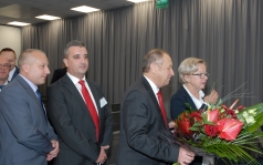 201 KNT