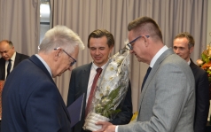 KIERUNKI ROZWOJU I REINDUSTRIALNYCH PRZEMIAN POLSKIEJ GOSPODARKI