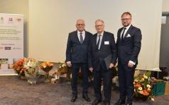 KIERUNKI ROZWOJU I REINDUSTRIALNYCH PRZEMIAN POLSKIEJ GOSPODARKI
